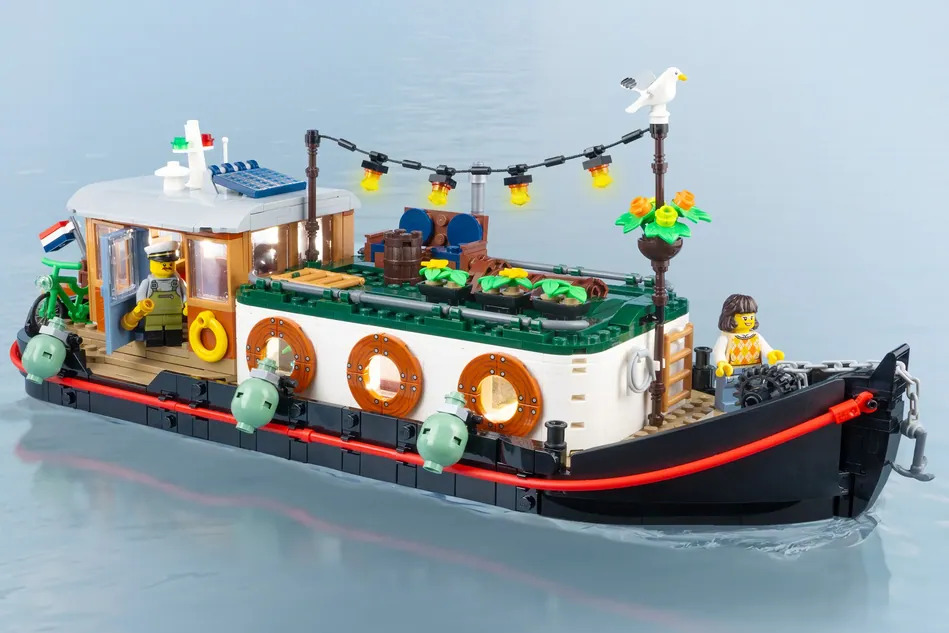 lego-ideas-lego-canal-houseboat-achieves-10,000-supporters