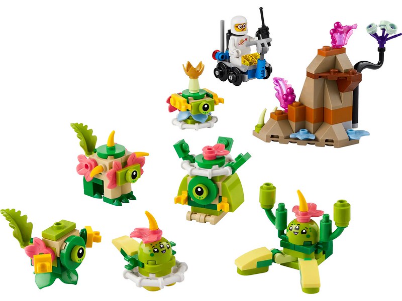 new-lego-space-collection-sets-now-available
