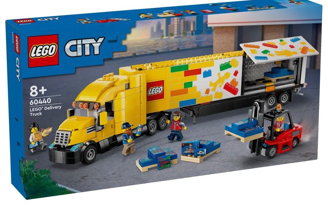 LEGO City LEGO Delivery Truck (60440) Detailed Look