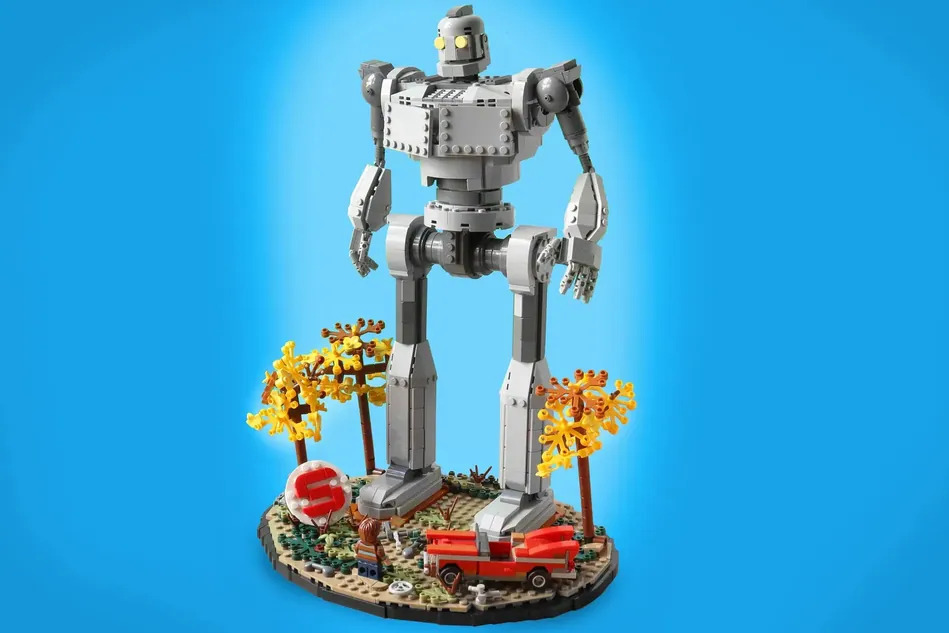 lego-ideas-the-iron-giant-in-the-forest-achieves-10,000-supporters