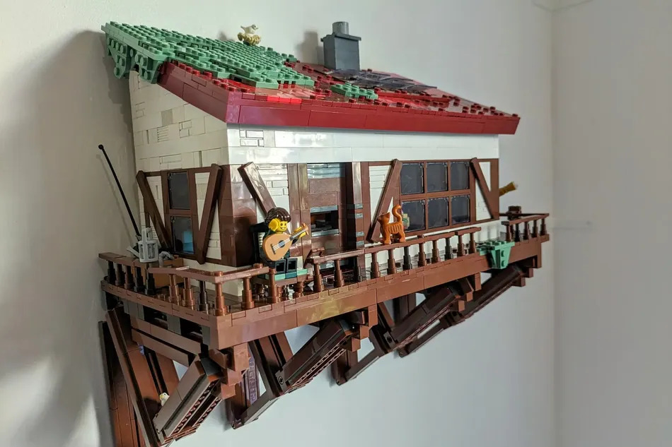 LEGO Ideas Cliffside House Achieves 10,000 Supporters