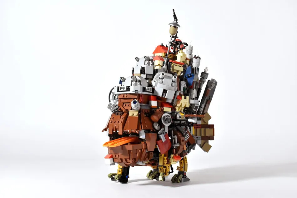 LEGO Ideas Motorized Howl’s Moving Castle Achieves 10,000 Supporters