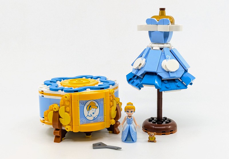 43266: Disney’s Cinderella’s Dress Review