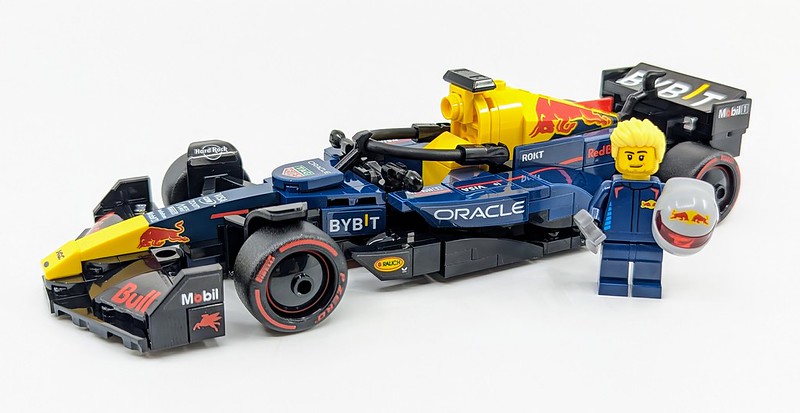 77243: Oracle Red Bull Racing RB20 F1 Race Car Review